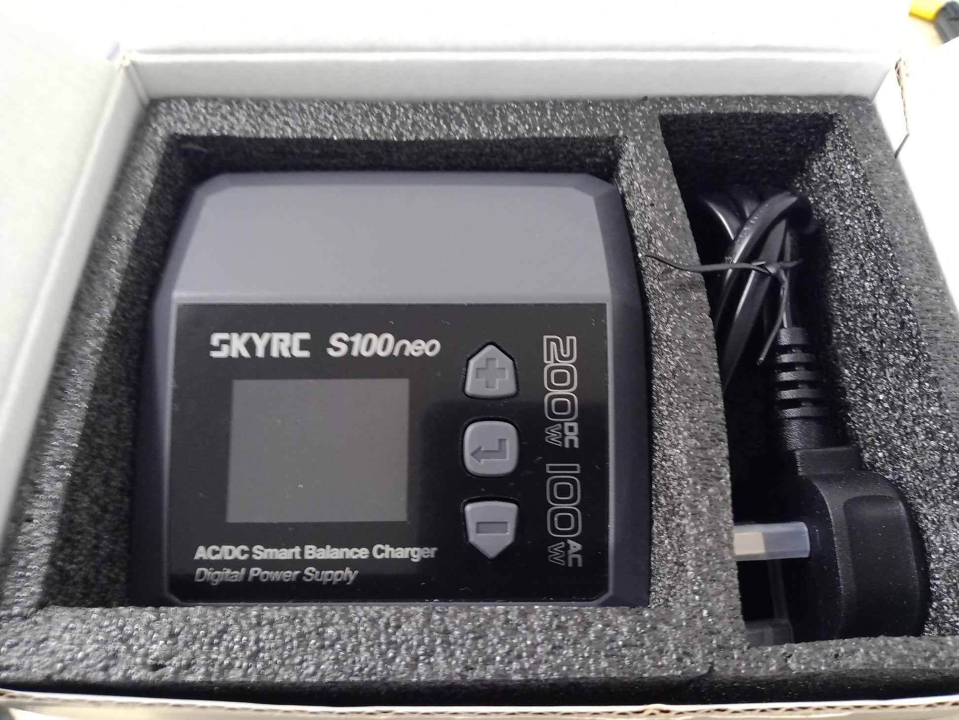SkyRC - Skyrc S100neo AC/DC Charger (Defective - Blown Safety Fuse)