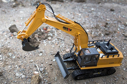 Huina 2.4G 11Ch R/C Excavator 1:16 RTR w/ Die Cast Bucket