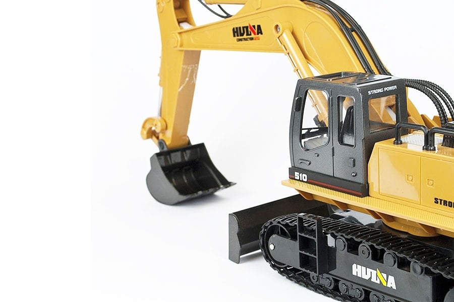 Huina 2.4G 11Ch R/C Excavator 1:16 RTR w/ Die Cast Bucket