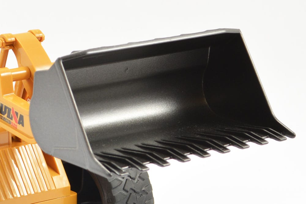 Huina 2.4G 6Ch R/C Bulldozer w/ Die Cast Bucket 1:18 RTR
