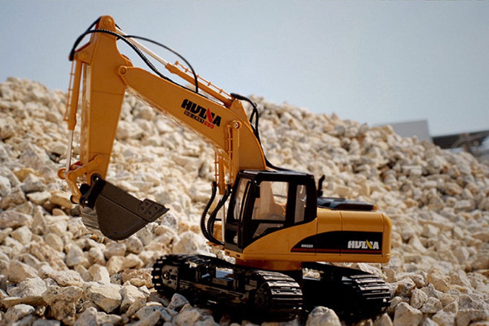 Huina 2.4G 15Ch R/C Excavator 1:14 RTR w/ Die Cast Bucket [SL4]