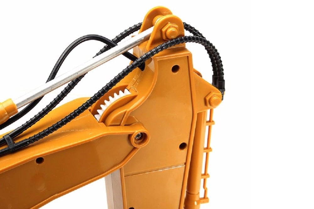 Huina 2.4G 15Ch R/C Excavator 1:14 RTR w/ Die Cast Bucket [SL4]