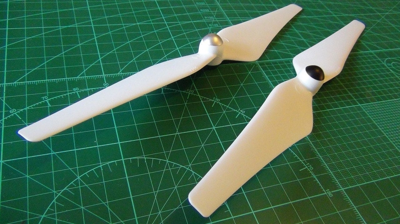 9443 Self-locking Propeller Pack (Plastic/Carbon Fibre)